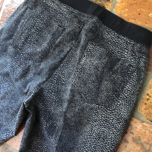 Tribal snakeskin print pull on elastic waist pants sz6 - Picture 7 of 10